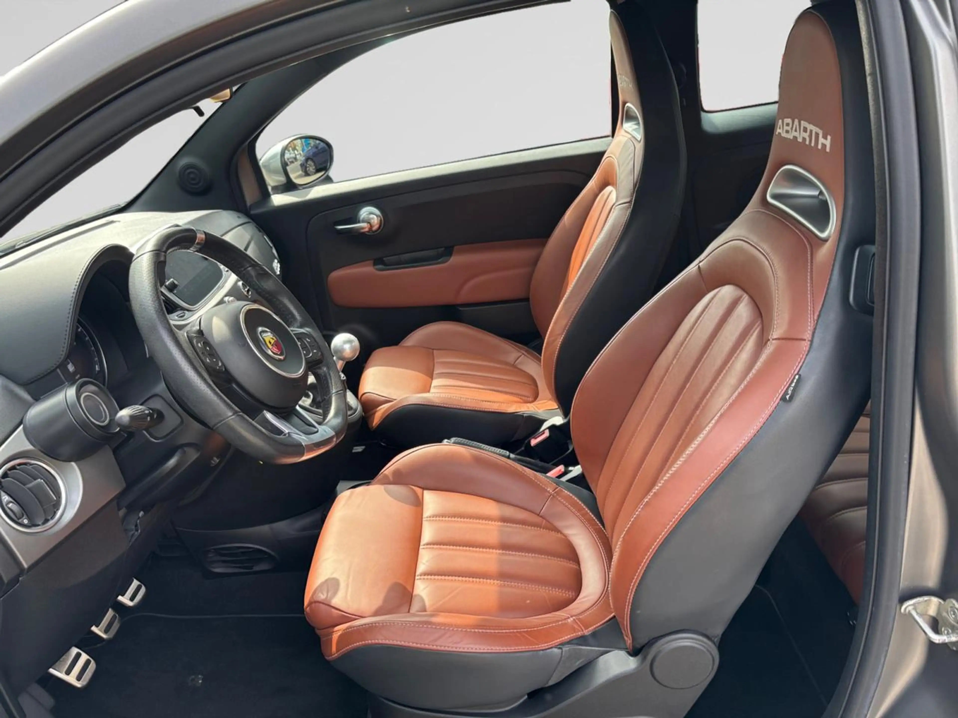 Abarth 595C 1.4 T-Jet Turismo Leder / GPS / Parkeersensoren achteraan — photo 9
