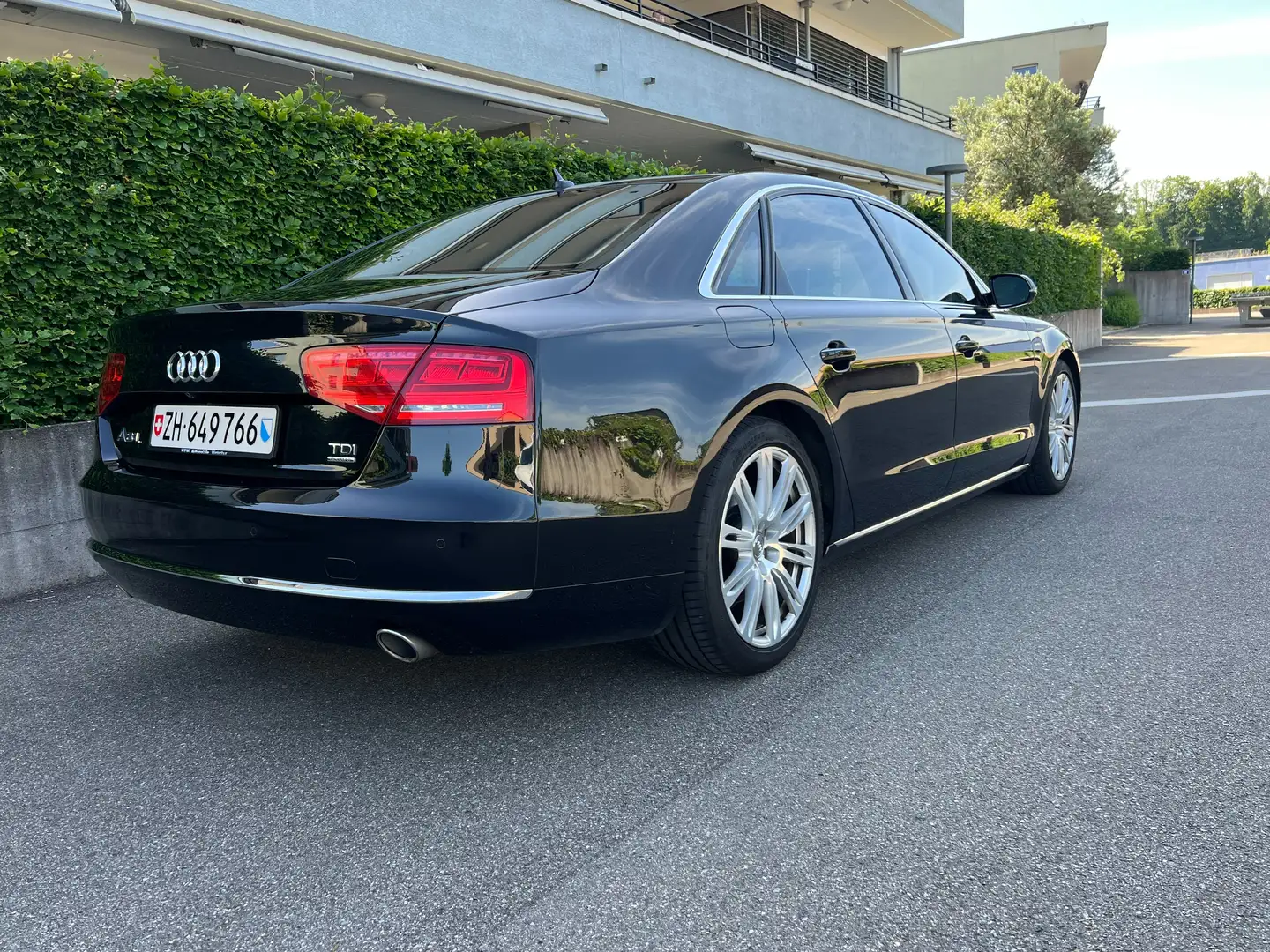 Audi A8 A8 3.0 TDI DPF quattro tiptronic Langversion Schwarz - 2