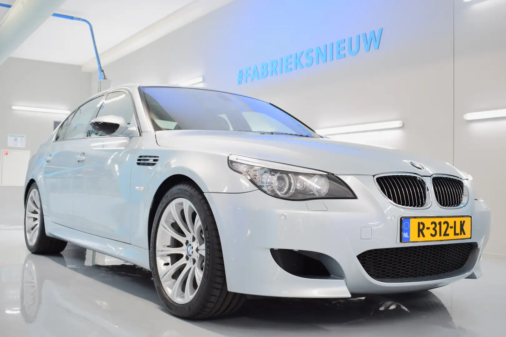BMW M5 V10 Zilver - 1