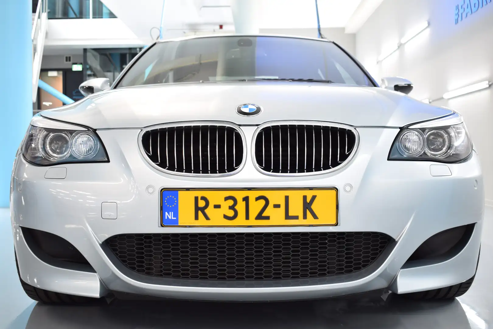 BMW M5 V10 Zilver - 2