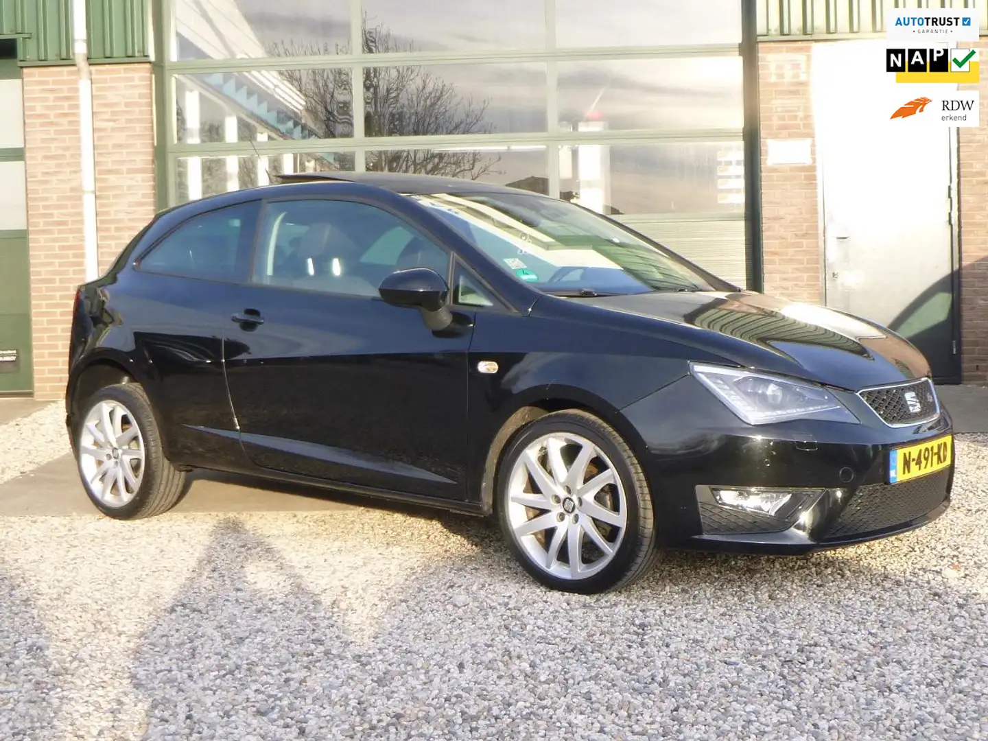 SEAT Ibiza 1.0 EcoTSI FR PANO LEDER NAVI Zwart - 1