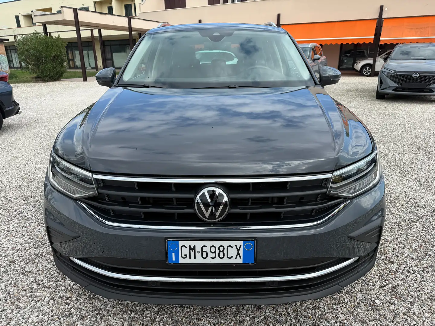 Volkswagen Tiguan Tiguan II 2021 2.0 tdi Life 150cv dsg Grigio - 2