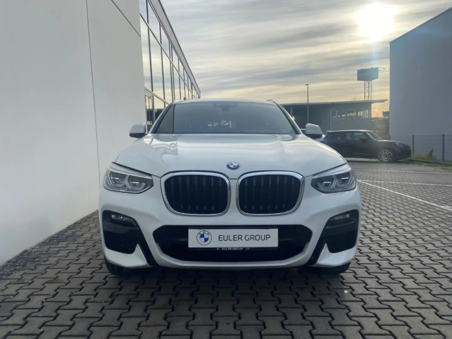 BMW X4 XDRIVE30DA M-Sport PANO AHK LkHZ HUD HiFi Weiß - 2