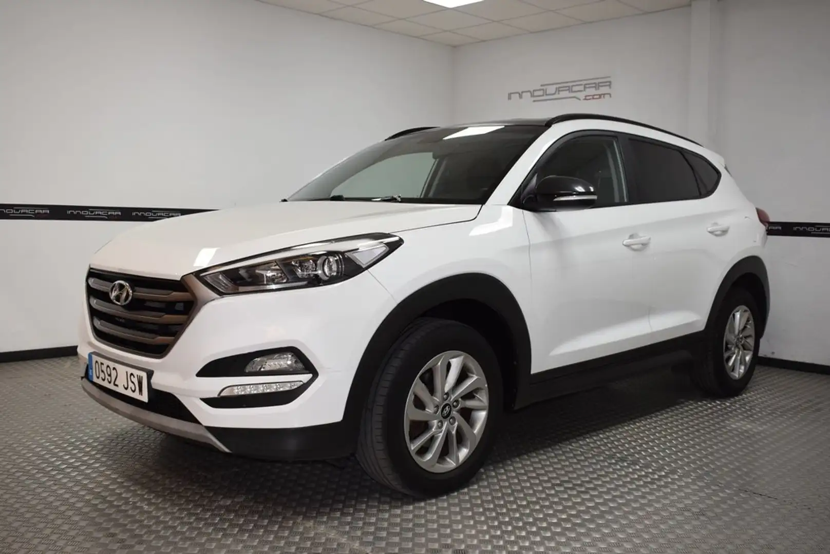 Hyundai TUCSON 1.6 GDi BlueDrive Klass 4x2 Weiß - 1