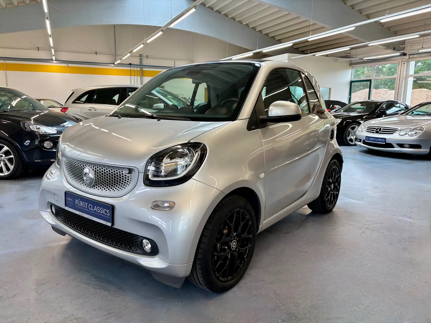 smart forTwo 0.9 Turbo Prime Leder LED Klima SHZ Panorama Temp. Gri - 1