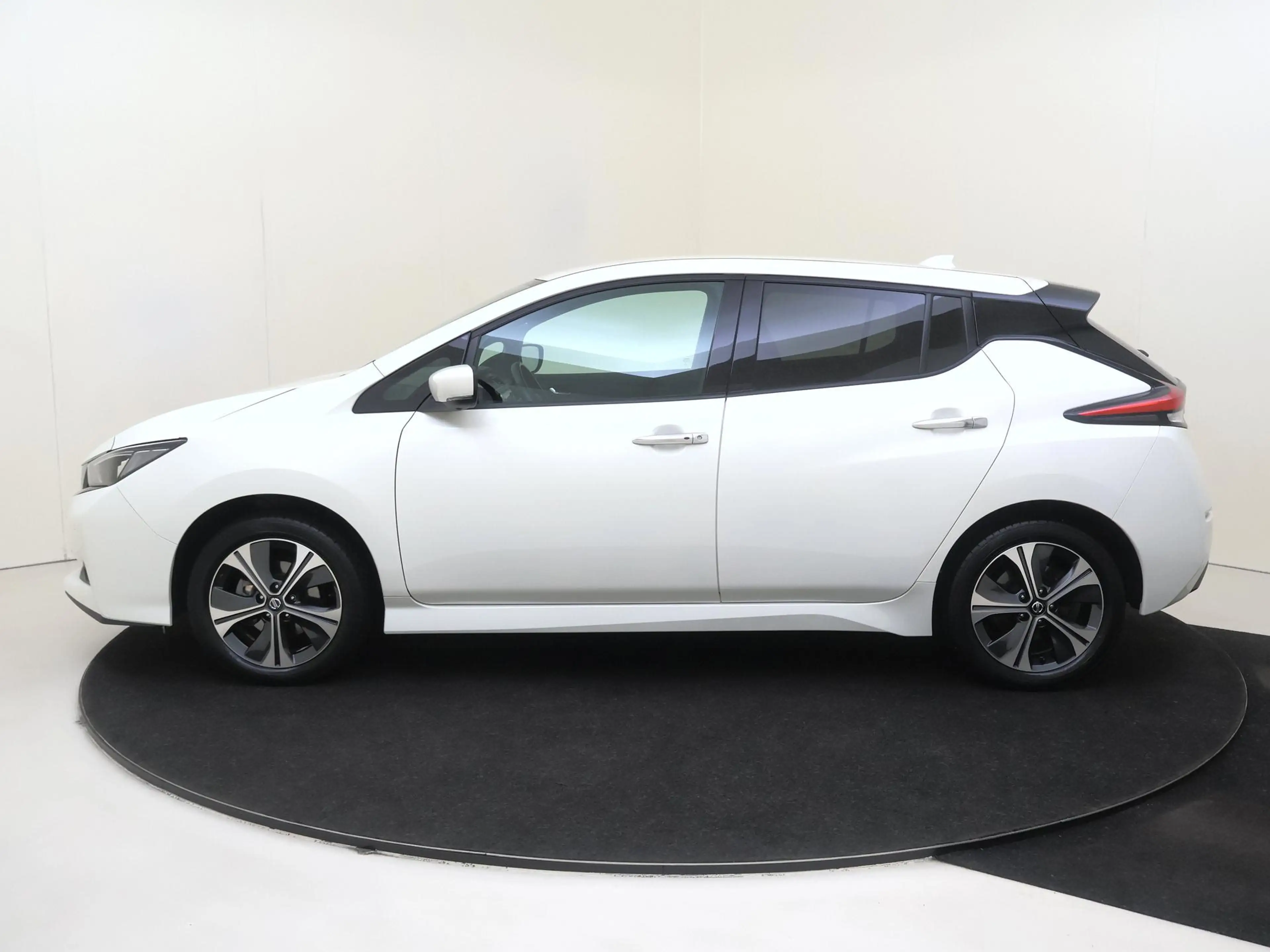Nissan Leaf e+ N-Connecta 62 kWh |BTW| AUTOMAAT | Navigatie | — photo 8