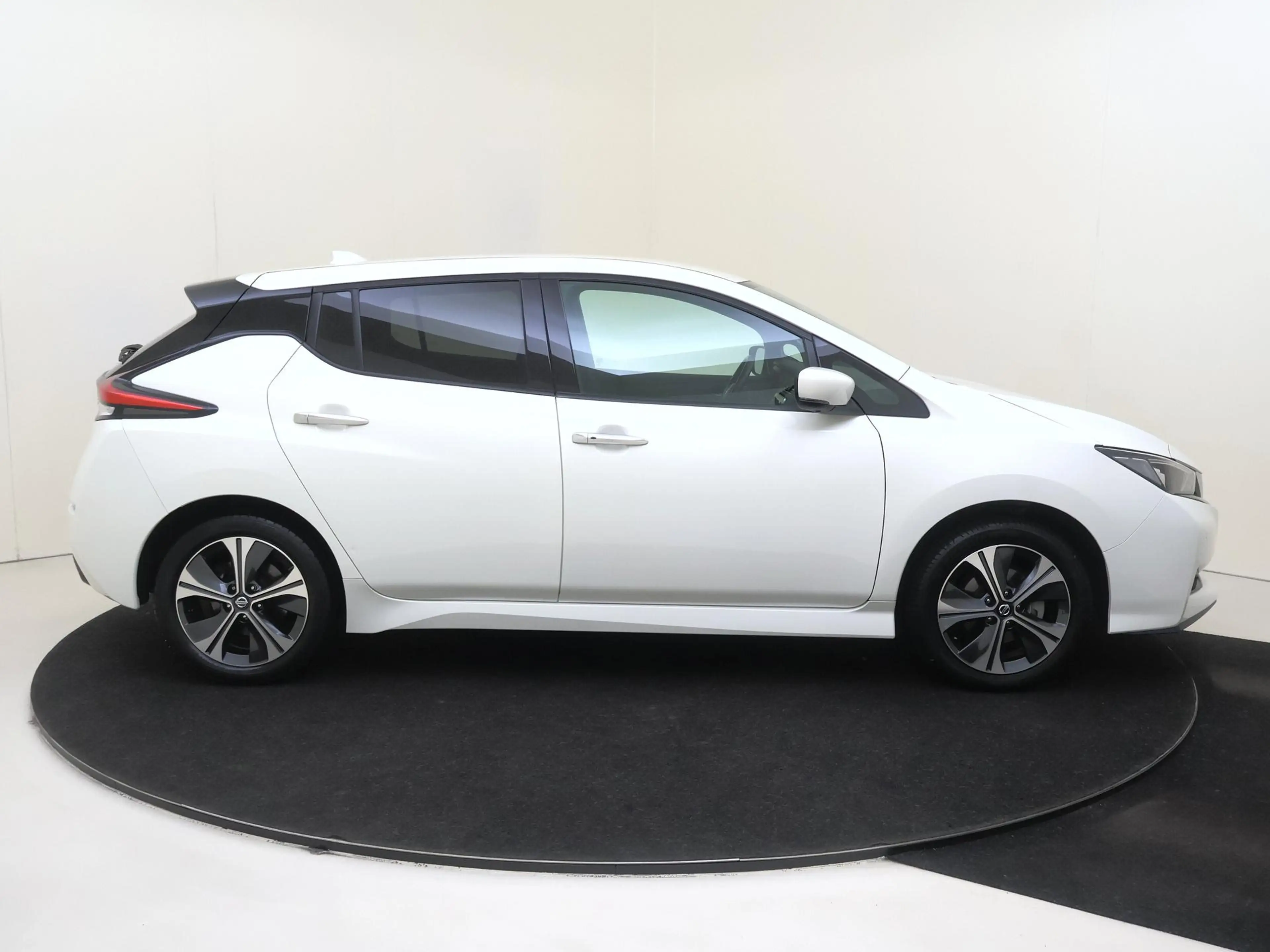 Nissan Leaf e+ N-Connecta 62 kWh |BTW| AUTOMAAT | Navigatie | — photo 9