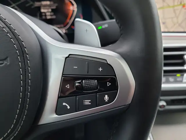 BMW X6 view 18
