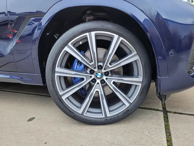 BMW X6 view 8