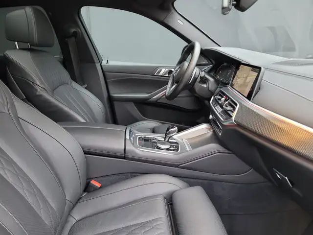BMW X6 view 10
