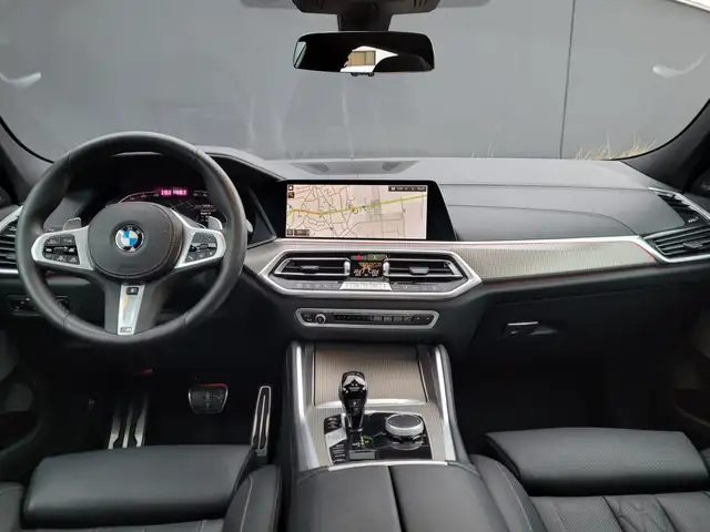 BMW X6 view 12