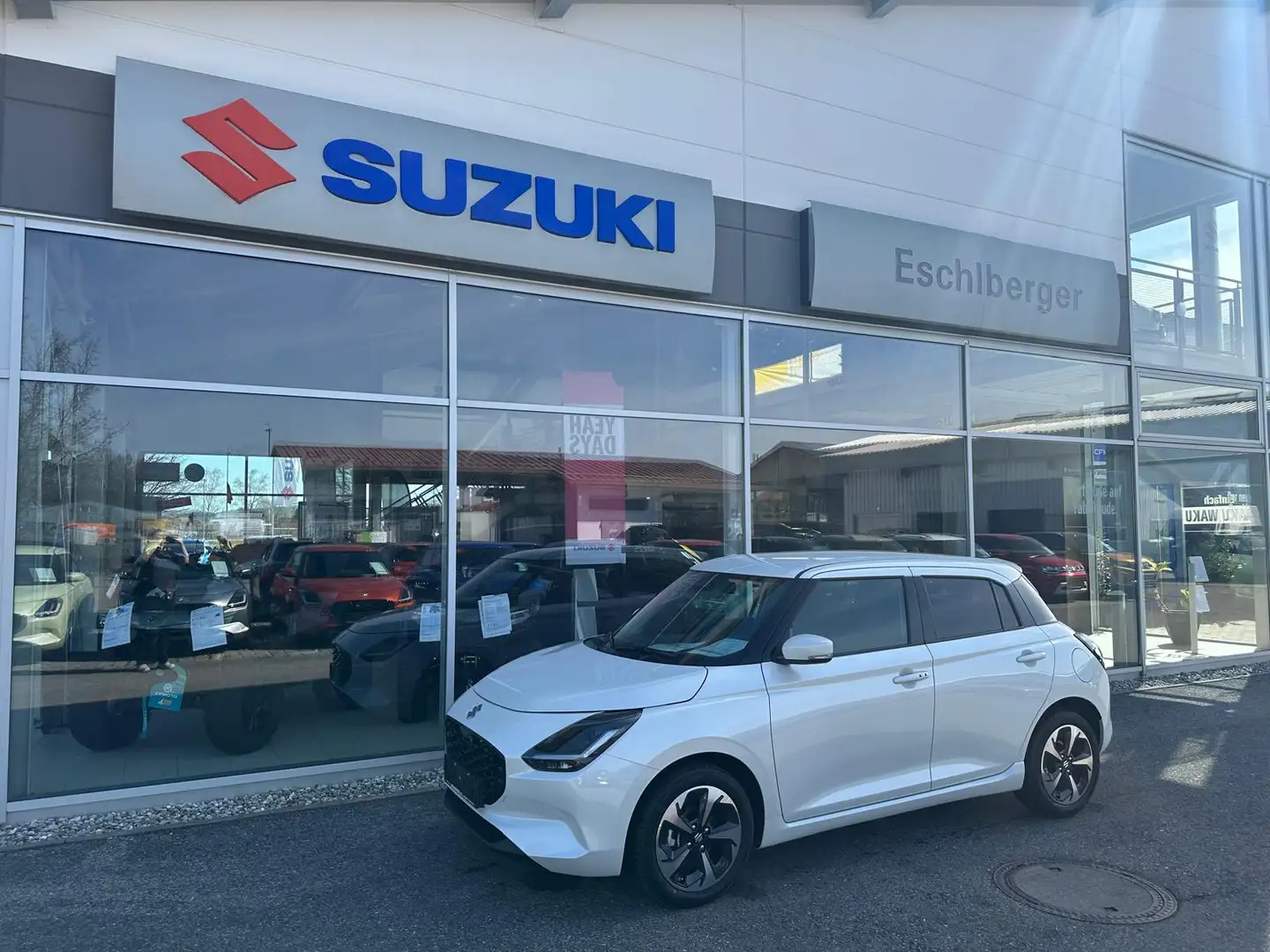 Suzuki Swift 1.2 Dualjet Hybrid 61 kW Comfort+ Mild-Hybrid 1... Blanc - 1