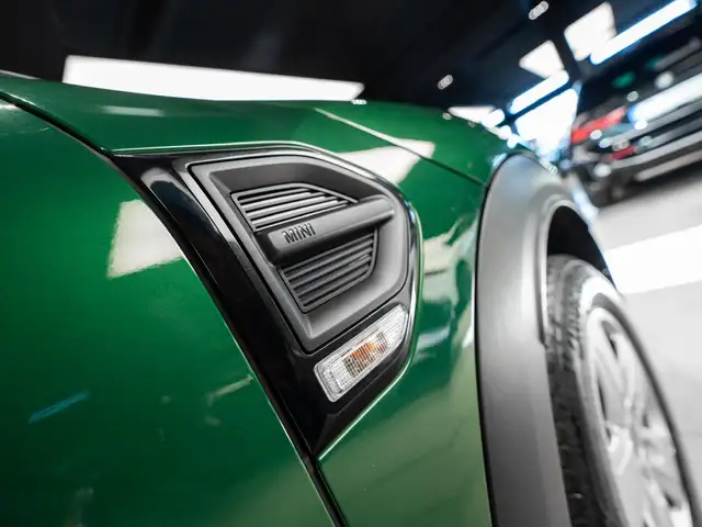 Mini Cooper Cooper view 9