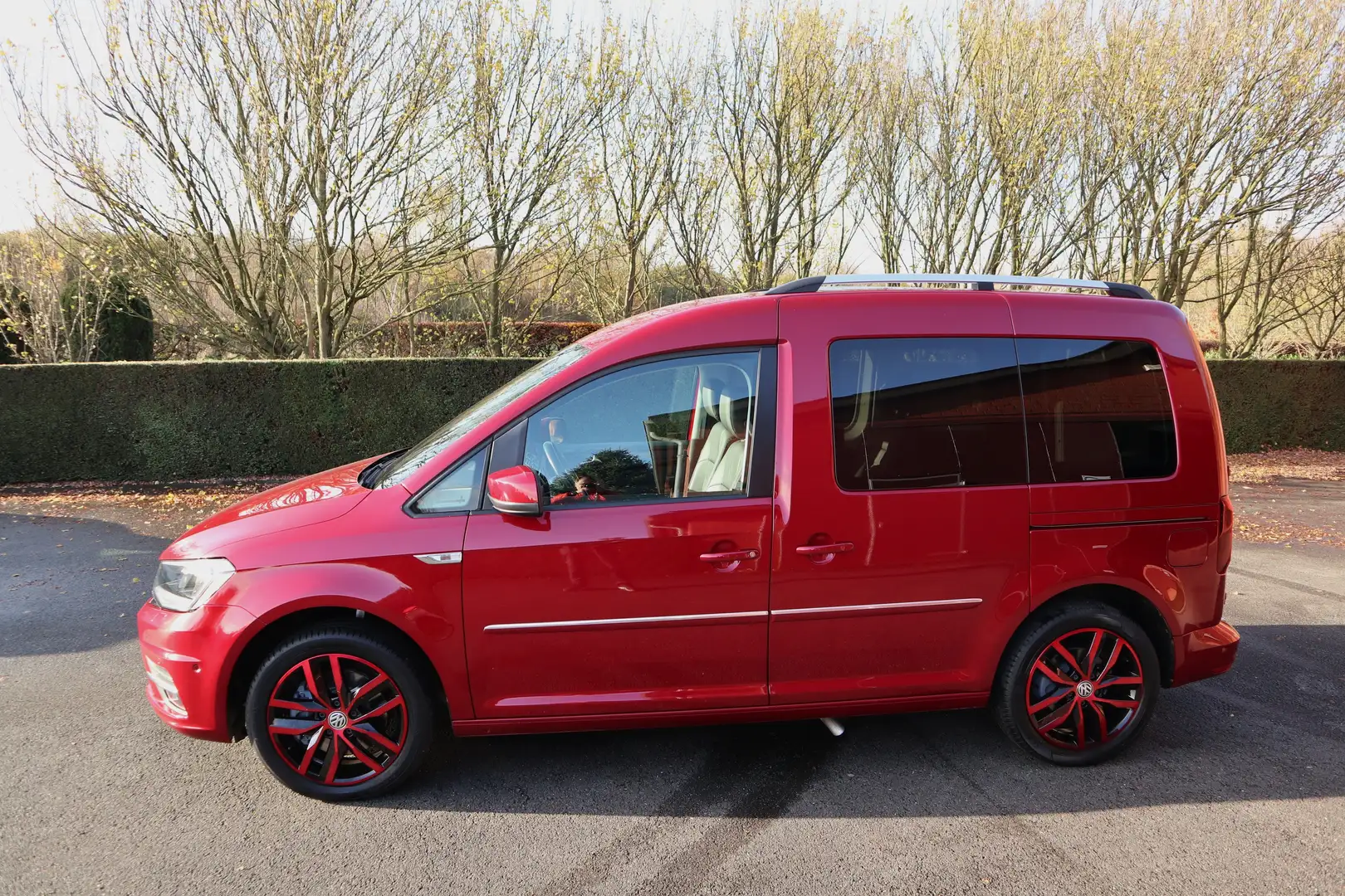 Volkswagen Caddy Highline 1,4 TSI DSG*rollstuhlgerecht*Wenderampe* Rood - 2