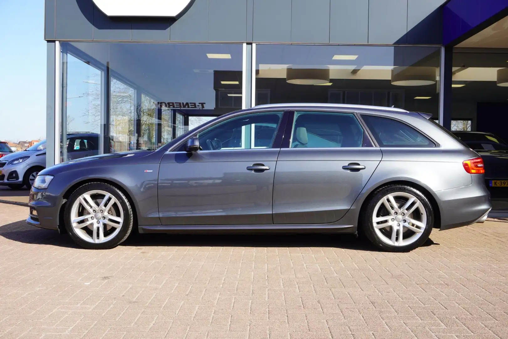 Audi A4 Avant 3.0 TDI Pro Line S | Automaat | Airco | Navi Сірий - 2