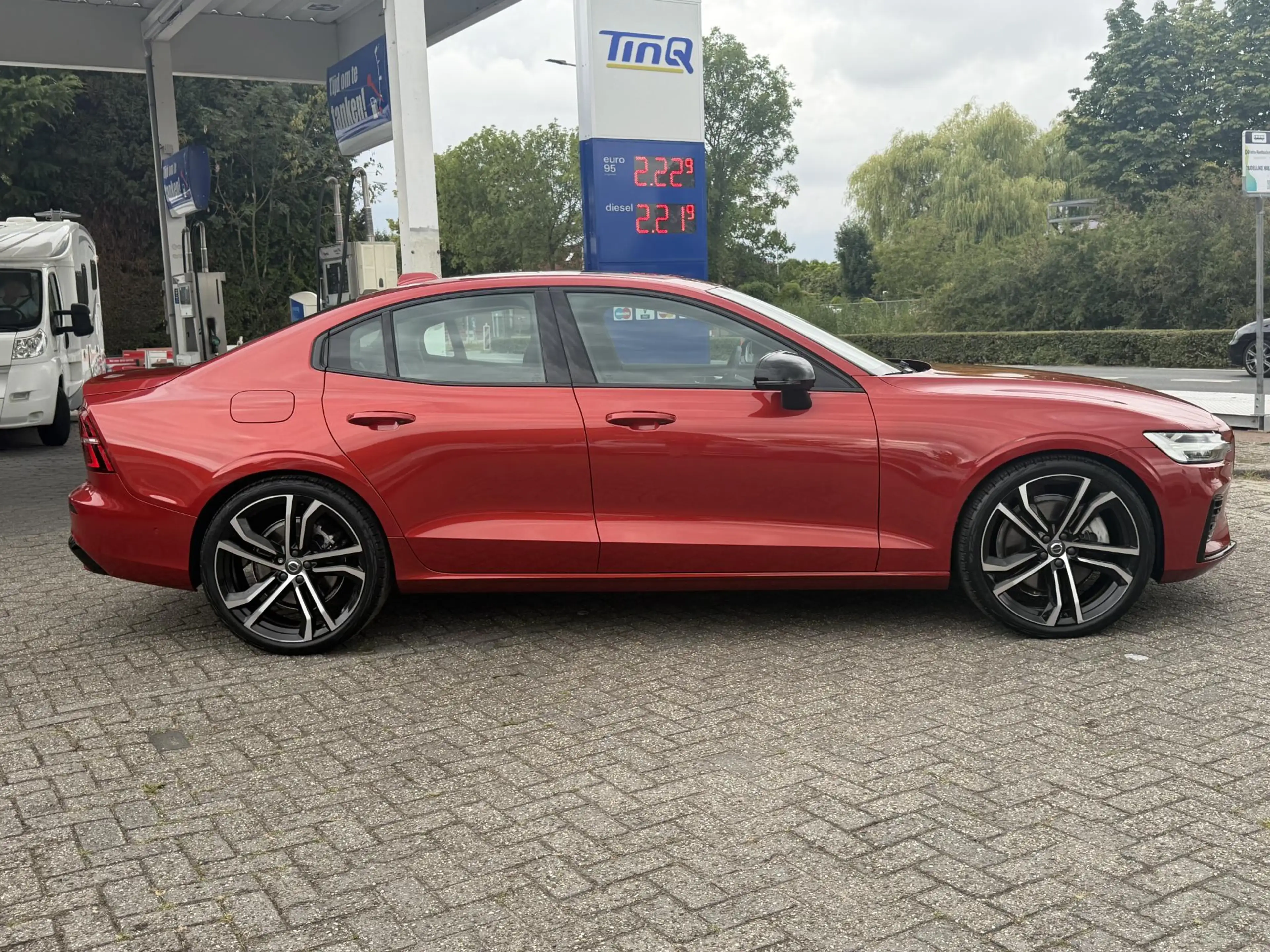 Volvo S60 2.0 Recharge T8 AWD Ultimate Bright PANO | 21" Vel — photo 14