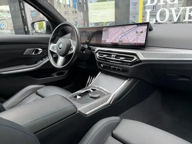 BMW 3 Series view 15