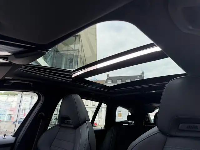 BMW 3 Series view 11