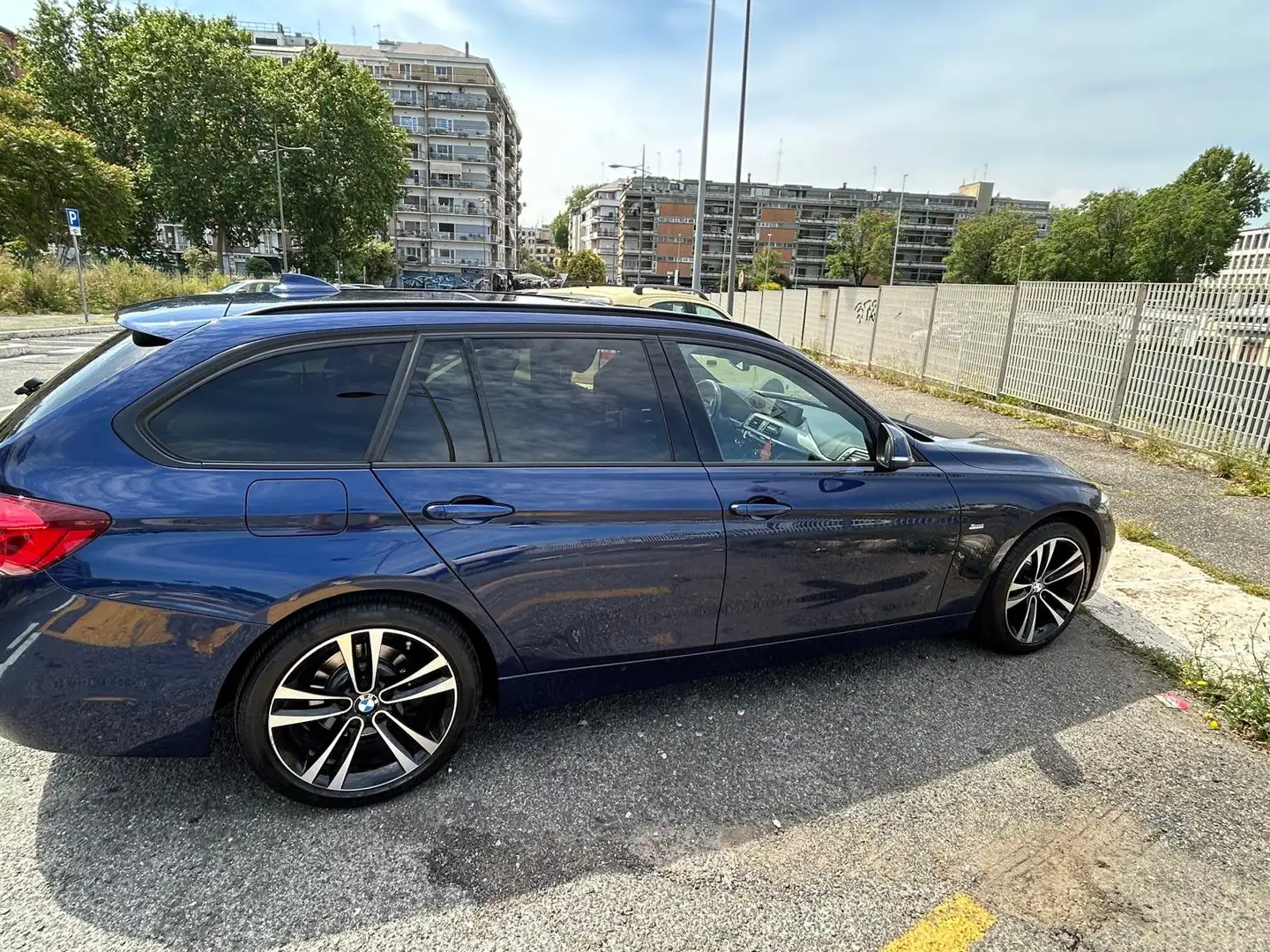BMW 318 sport touring Blu/Azzurro - 2