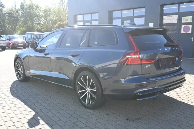 Volvo V60 view 3