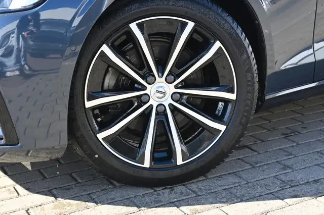 Volvo V60 view 11