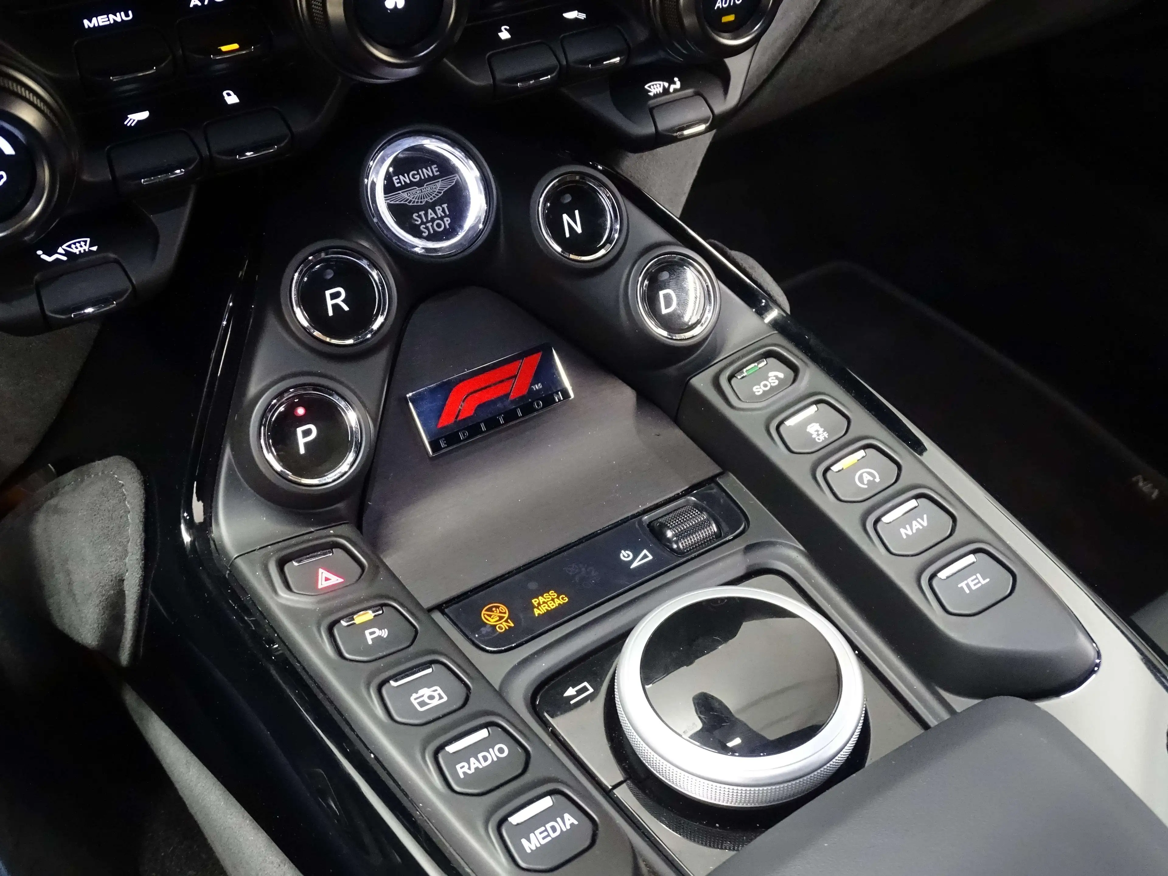 Aston Martin Vantage F1 Edition — photo 14