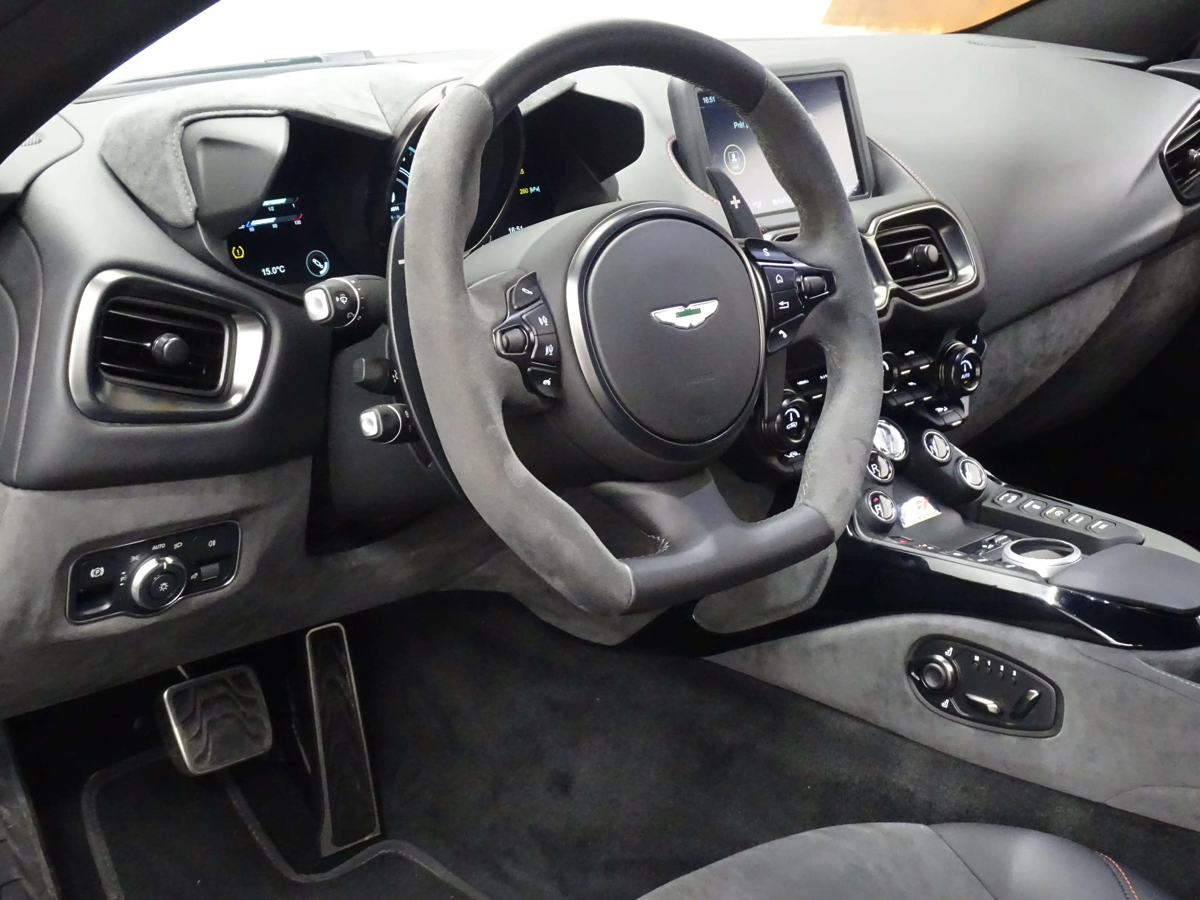 Aston Martin Vantage F1 Edition — photo 15