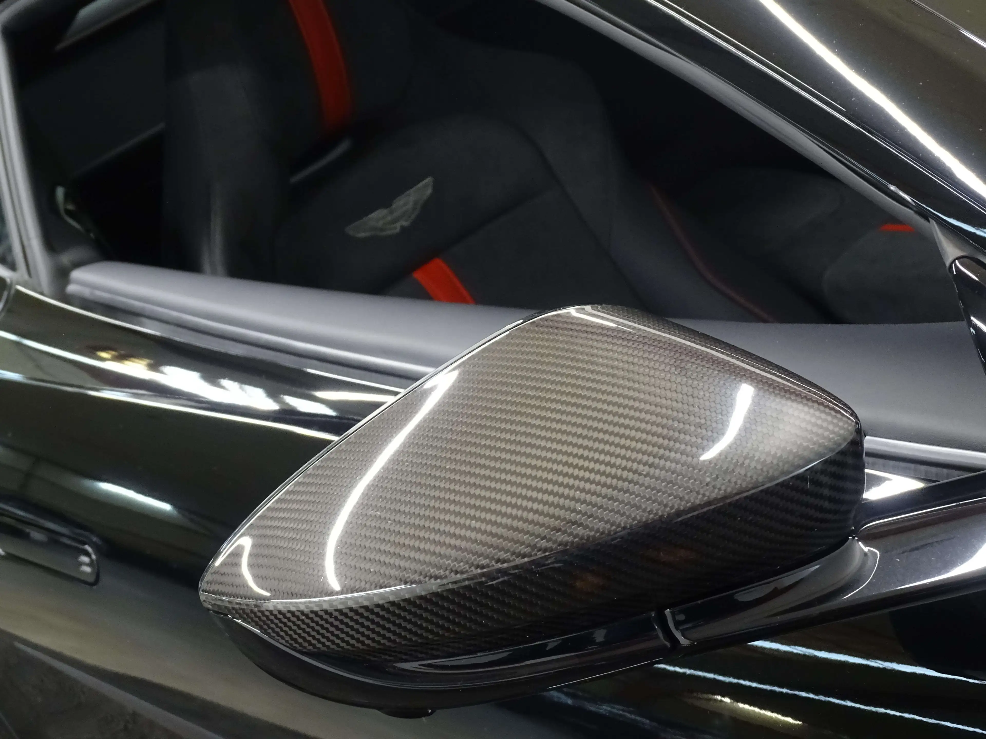 Aston Martin Vantage F1 Edition — photo 10