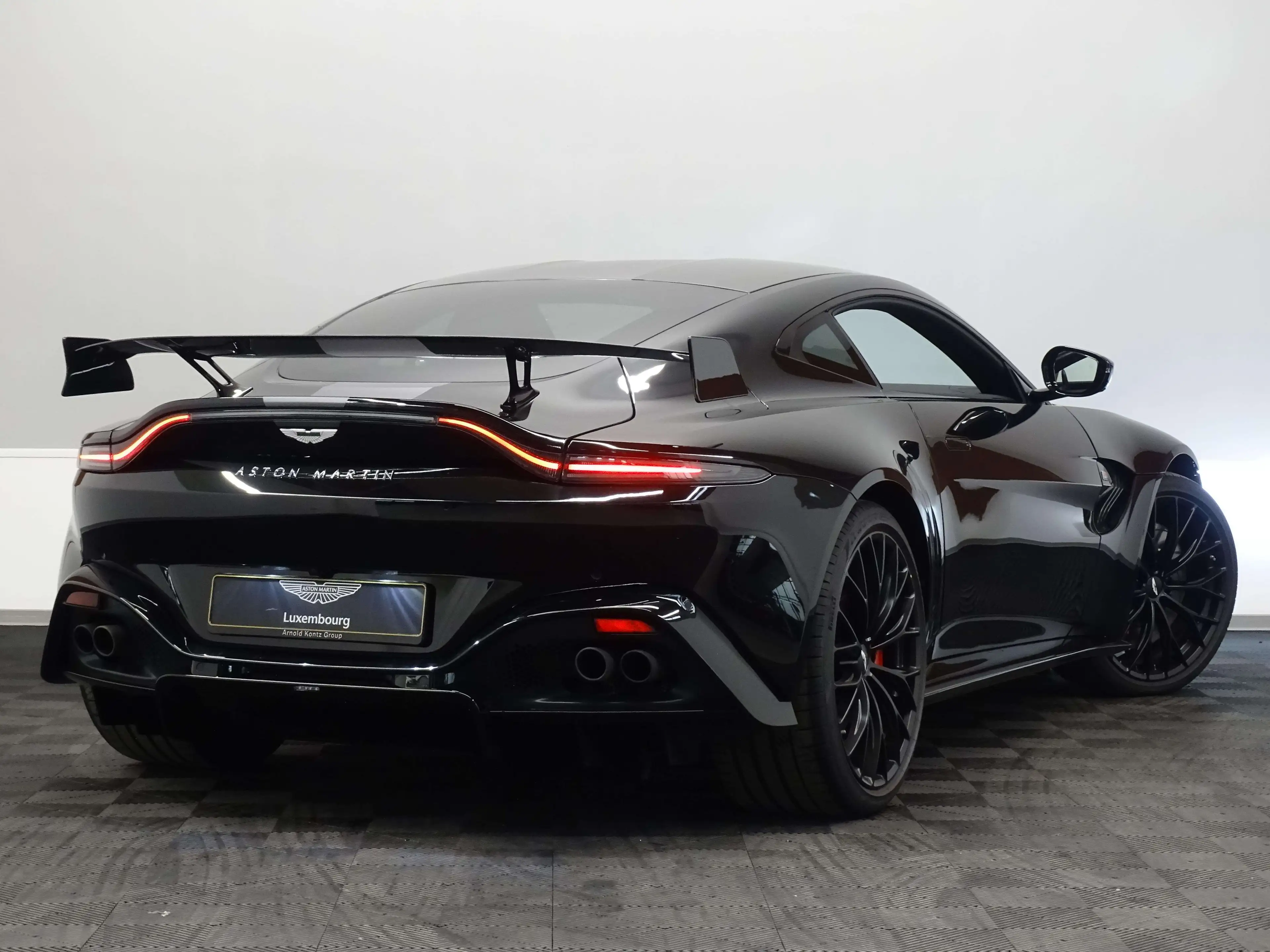 Aston Martin Vantage F1 Edition — photo 5