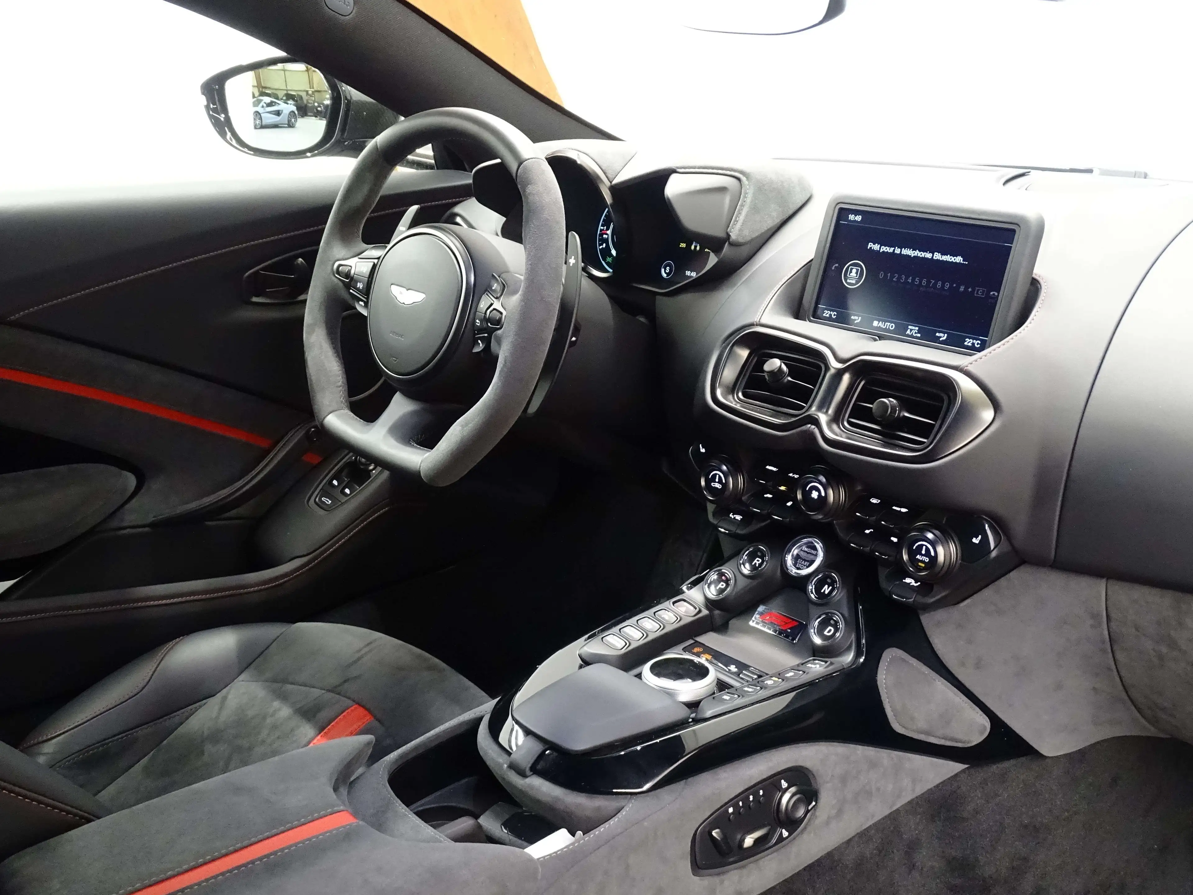 Aston Martin Vantage F1 Edition — photo 13