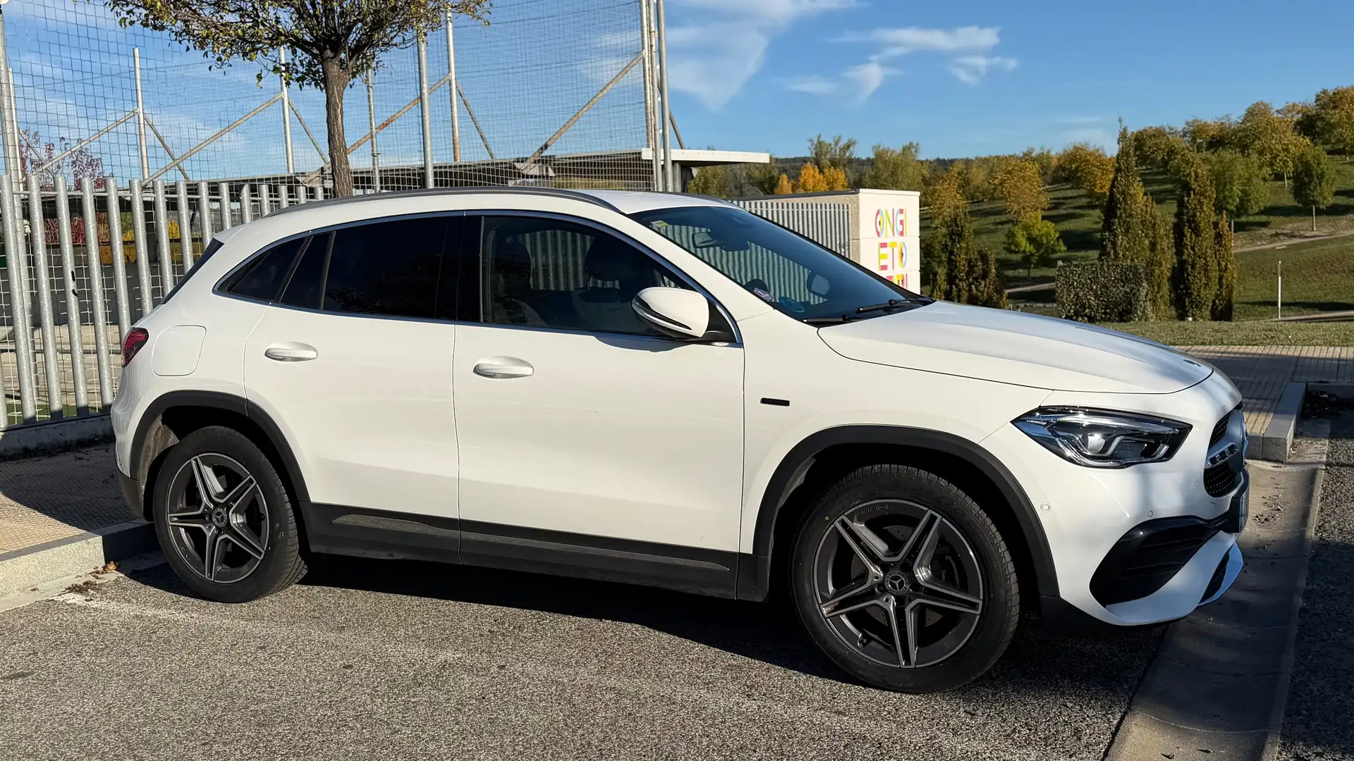 Mercedes-Benz GLA 250 GLA 250e Blanco - 1