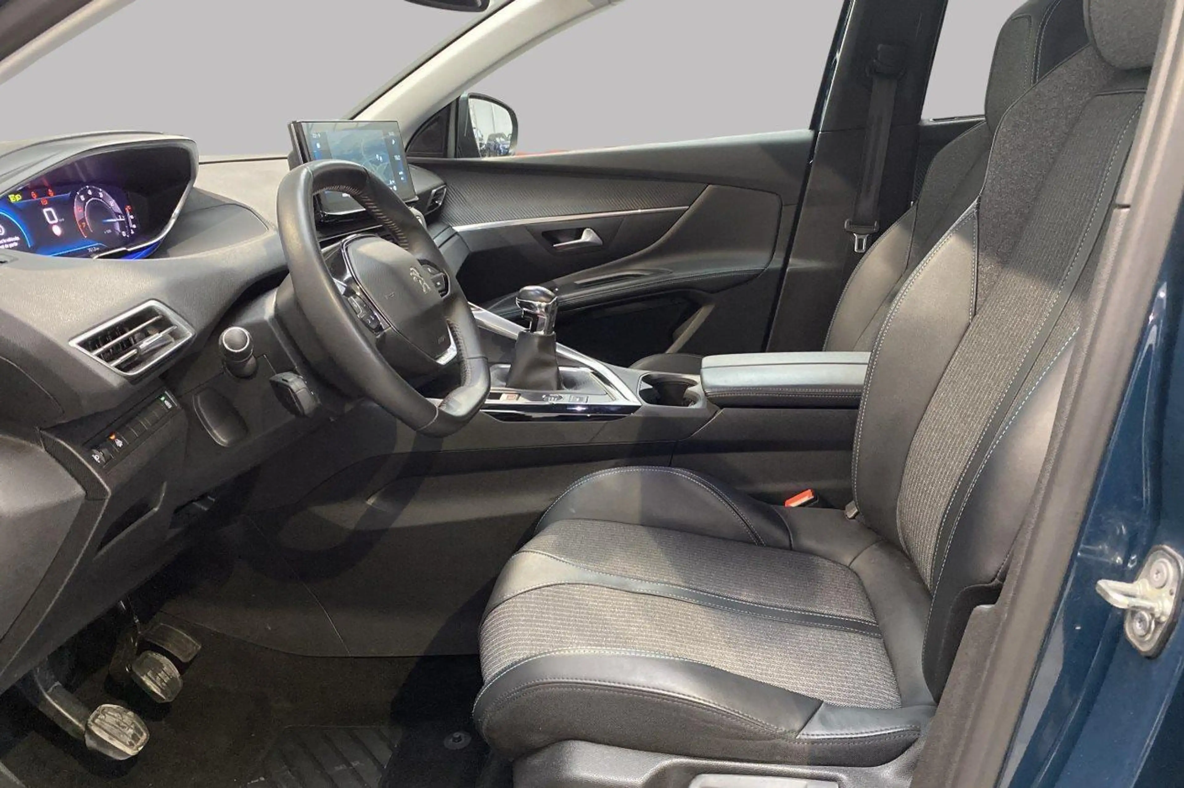 Peugeot 5008 Allure — photo 10