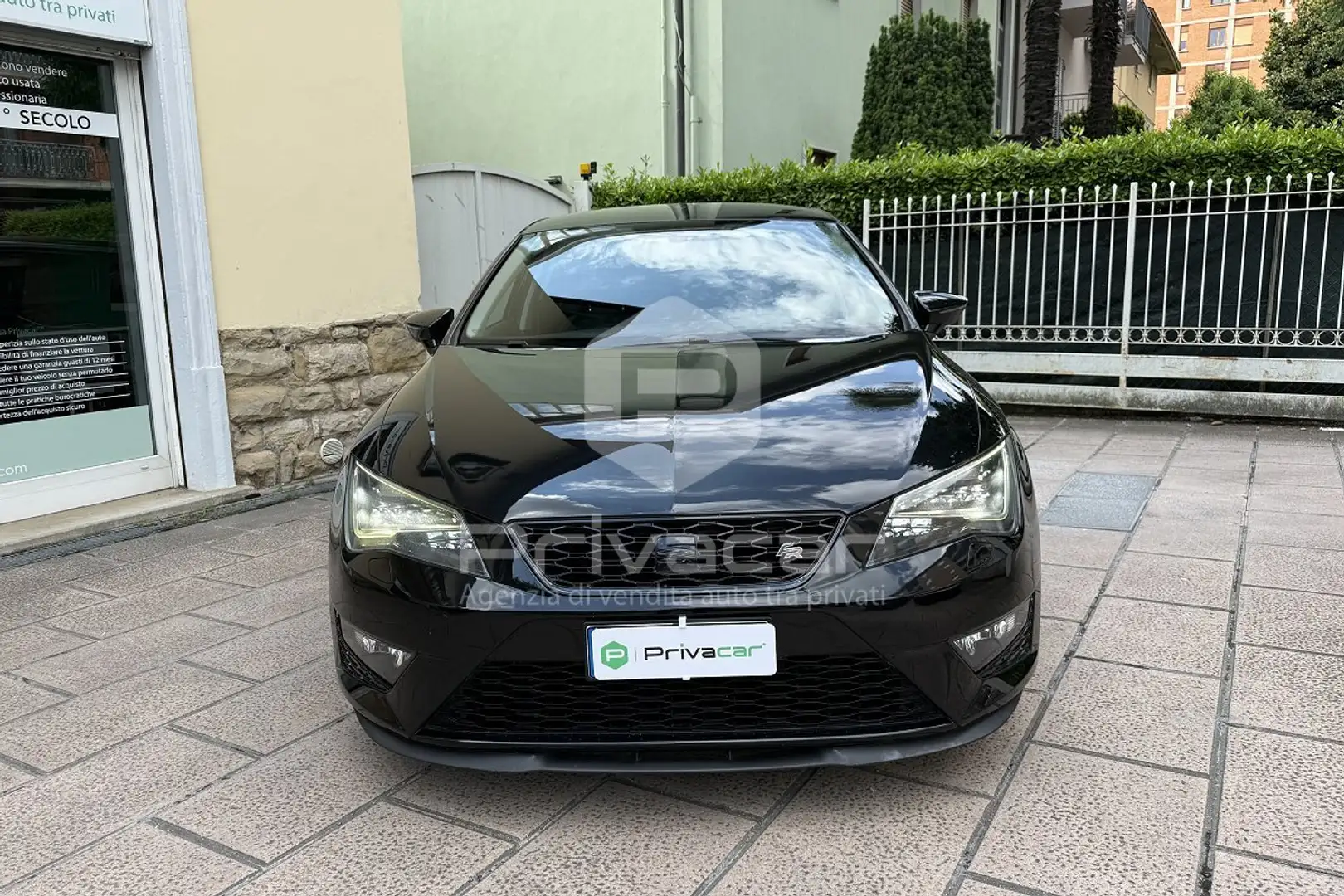 SEAT Leon Leon 2.0 TDI 150 CV 5p. Start/Stop FR Negru - 2