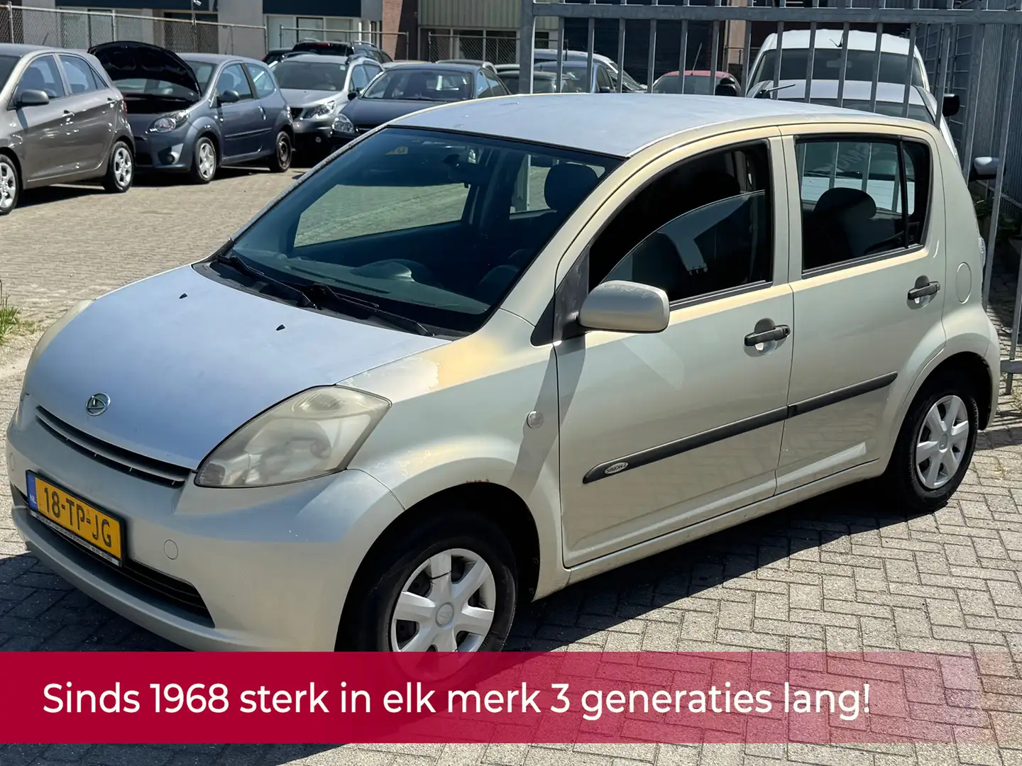 Daihatsu Sirion 2 1.0-12V Trend 5 deurs! NL AUTO NAP! Elek pakket Beige - 1