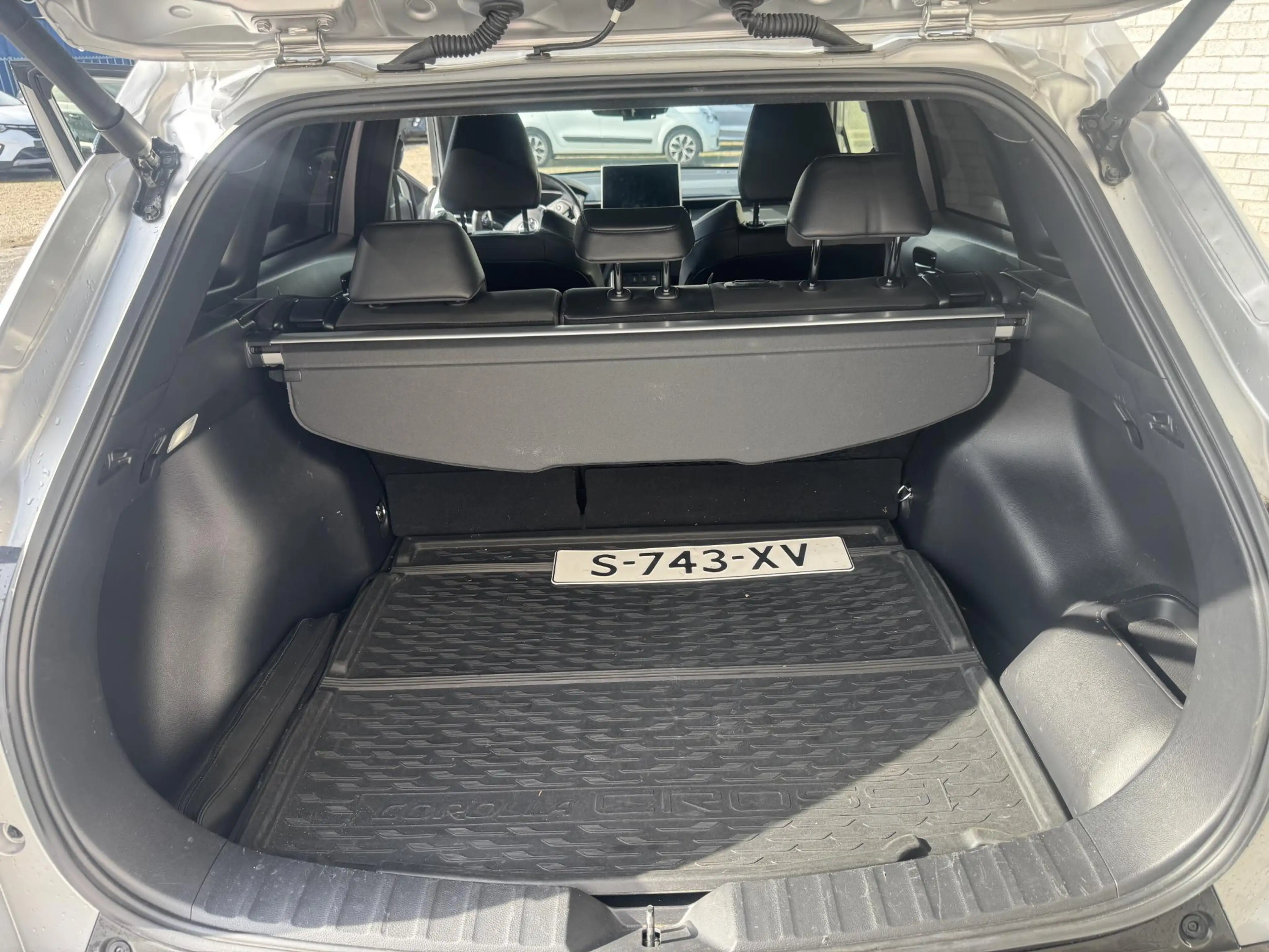 Toyota Corolla Cross 2.0 High Power Hybrid First Edition | Trekhaak | C — photo 9