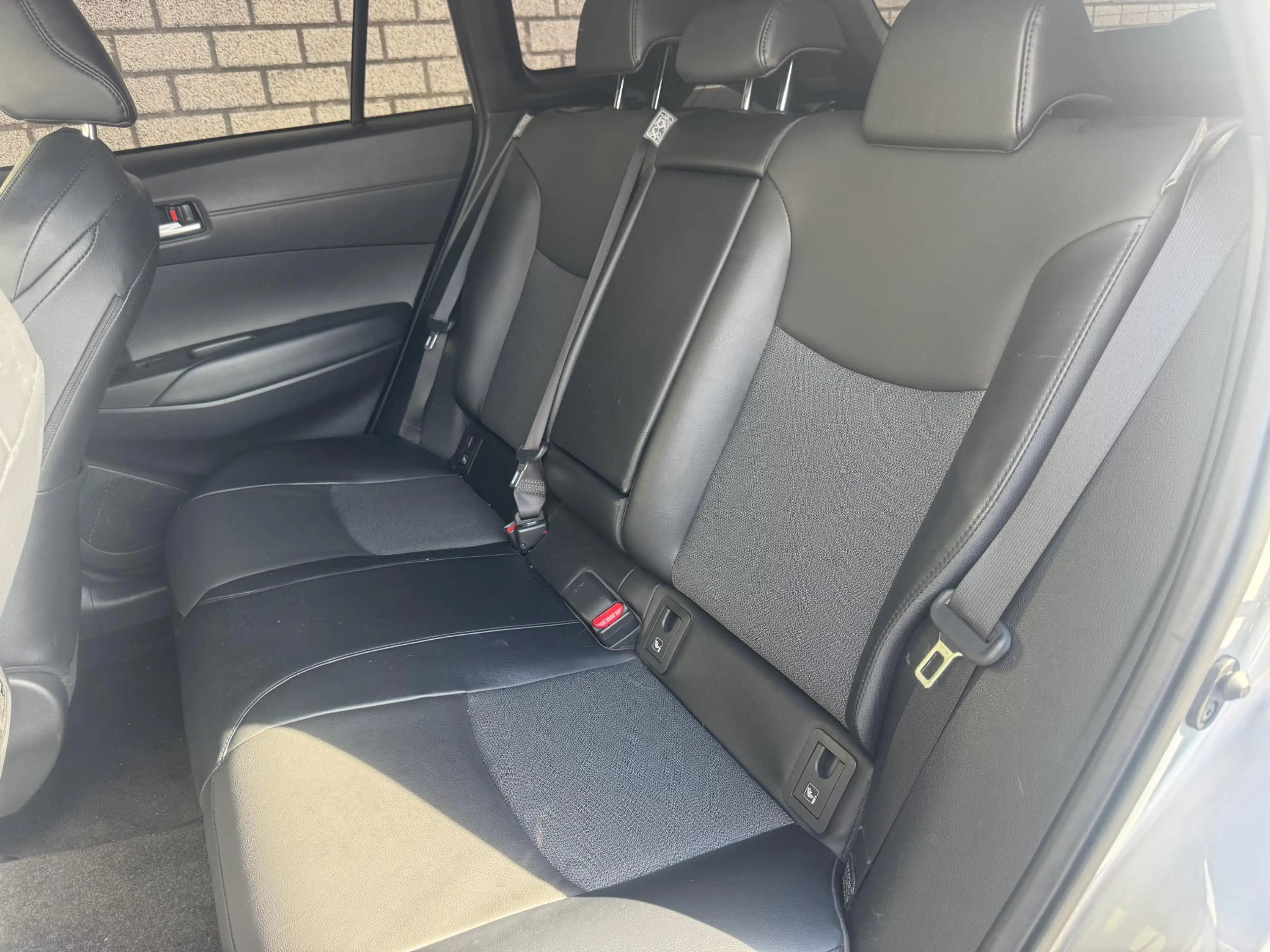 Toyota Corolla Cross 2.0 High Power Hybrid First Edition | Trekhaak | C — photo 8