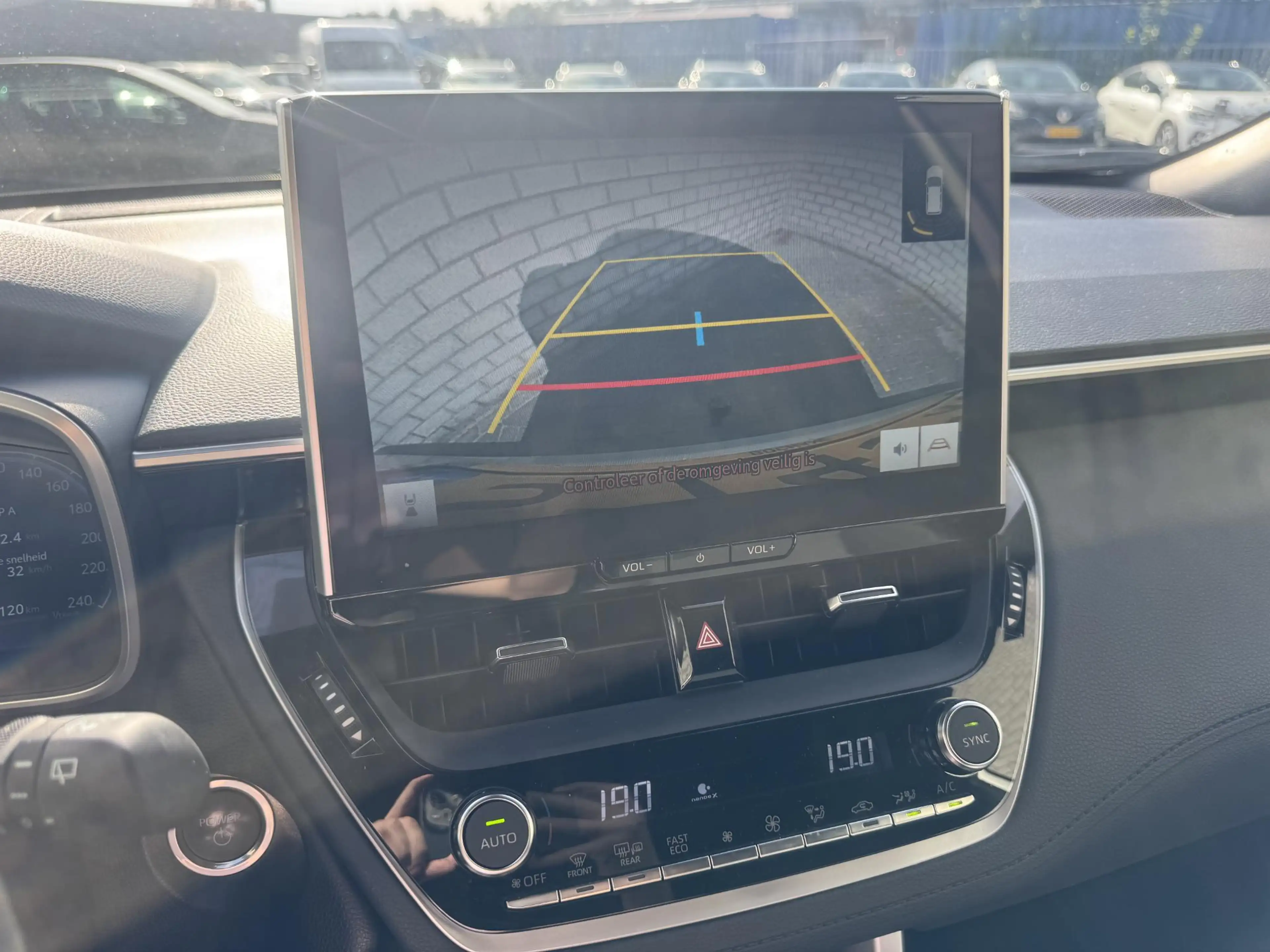 Toyota Corolla Cross 2.0 High Power Hybrid First Edition | Trekhaak | C — photo 12