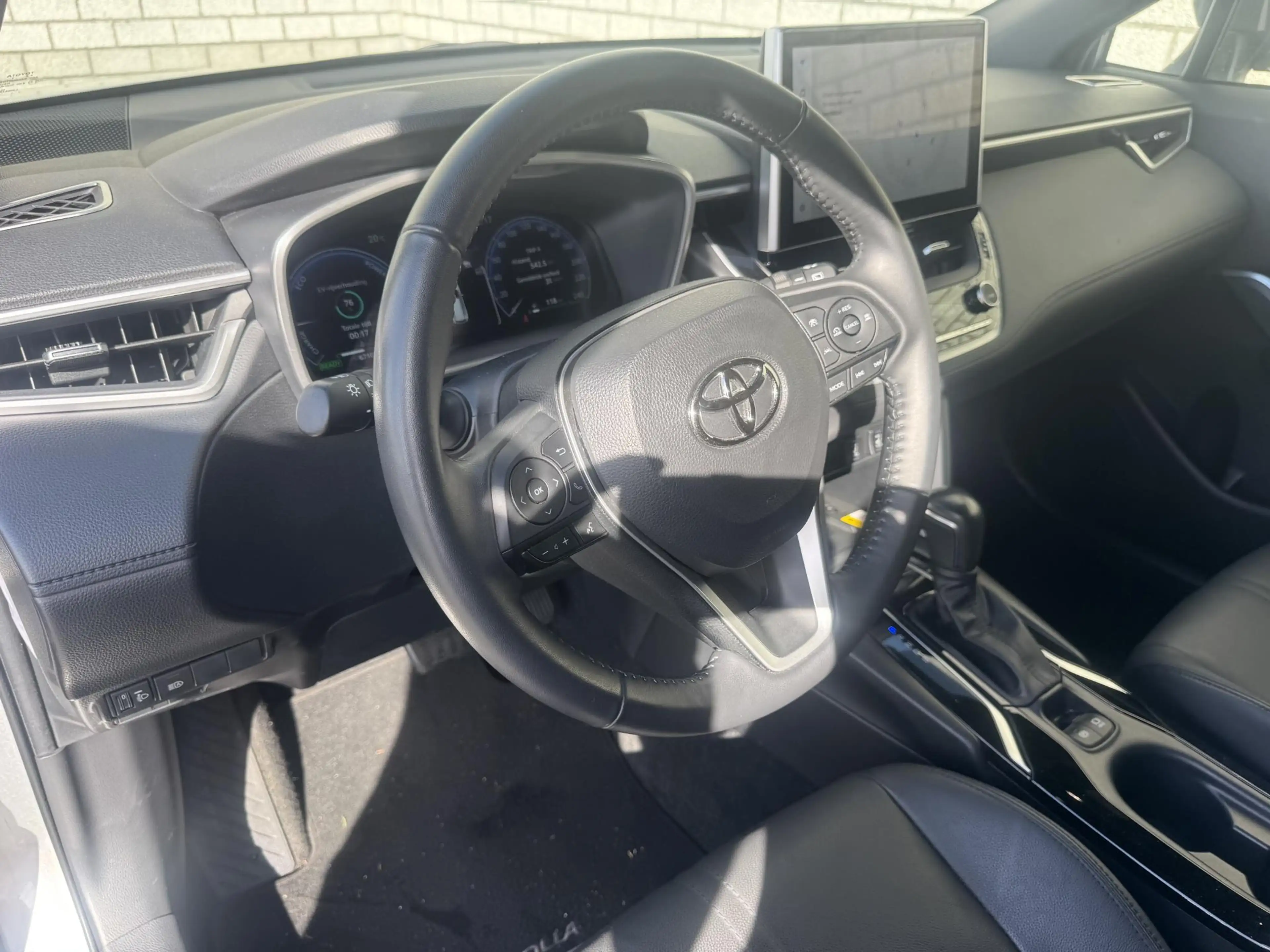 Toyota Corolla Cross 2.0 High Power Hybrid First Edition | Trekhaak | C — photo 23