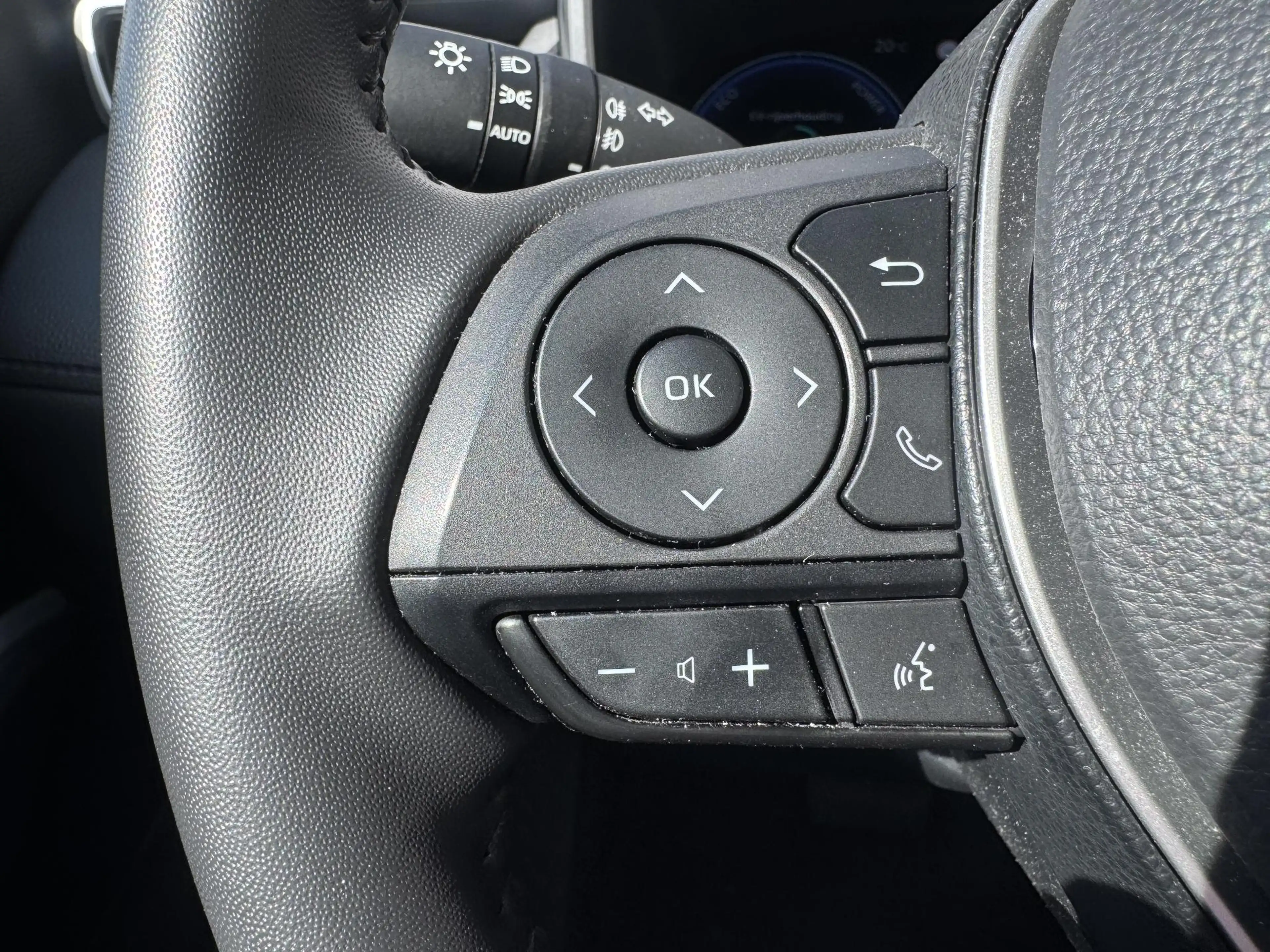 Toyota Corolla Cross 2.0 High Power Hybrid First Edition | Trekhaak | C — photo 20