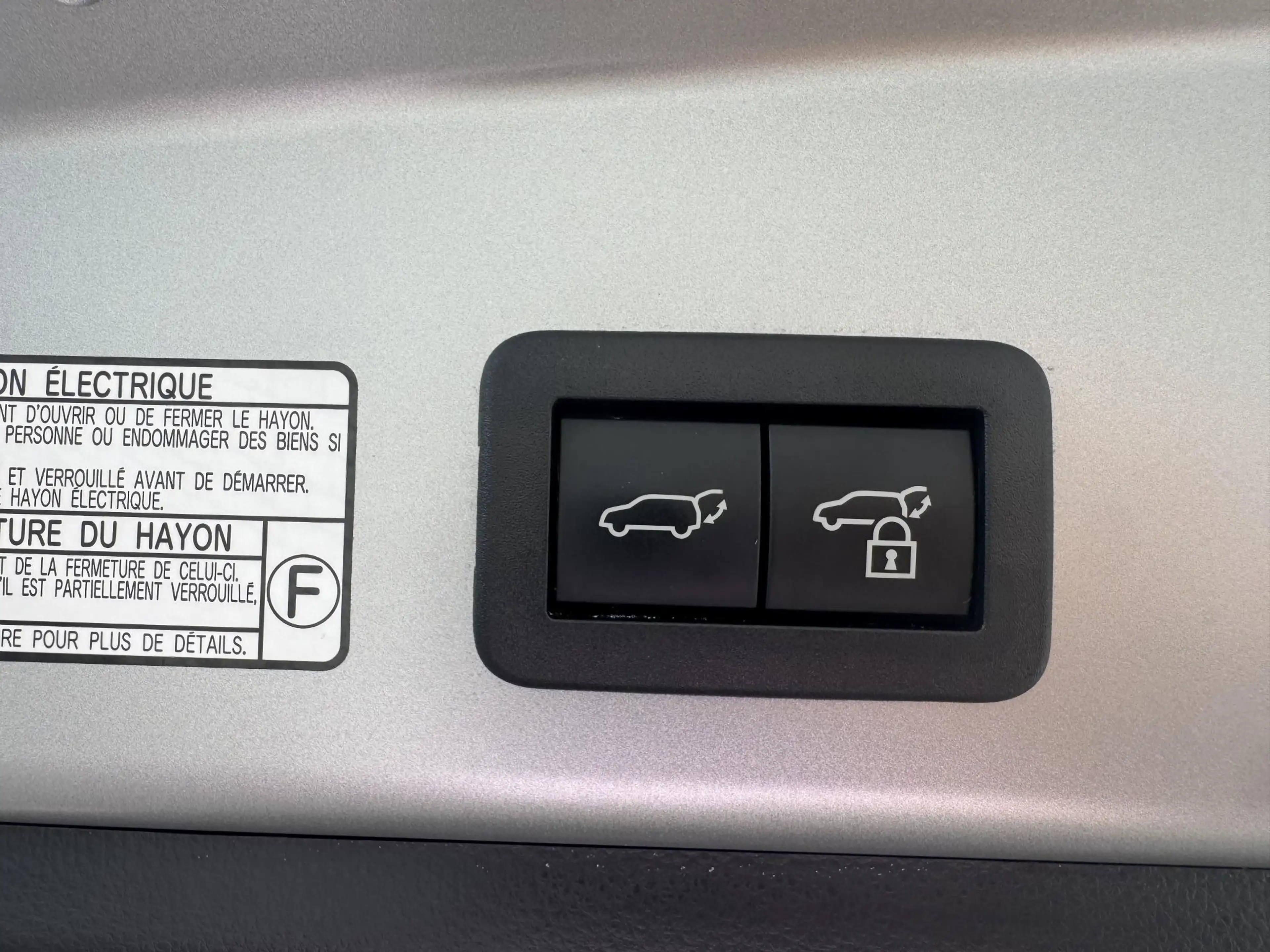 Toyota Corolla Cross 2.0 High Power Hybrid First Edition | Trekhaak | C — photo 34