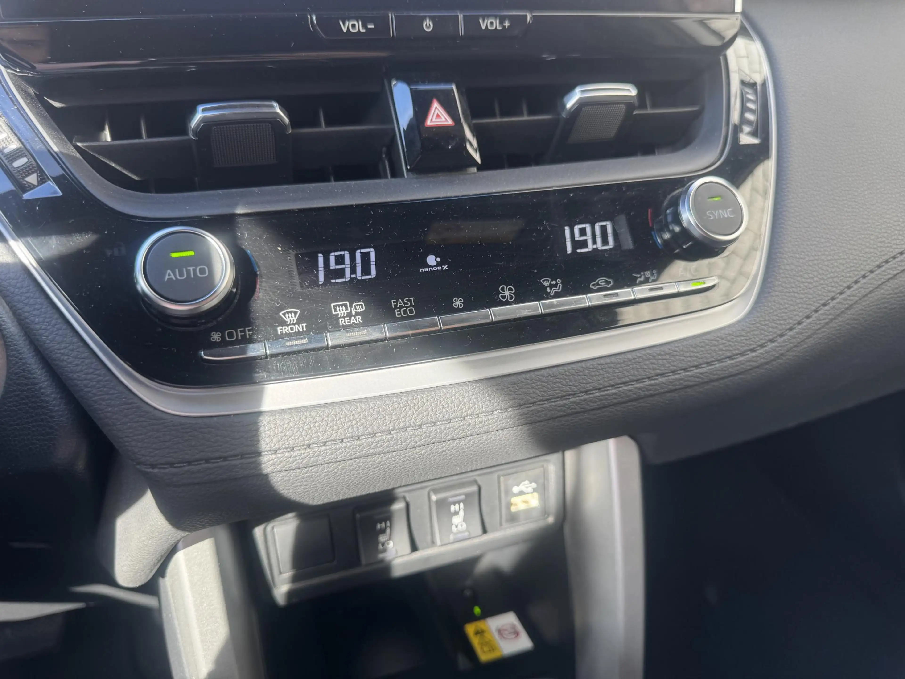 Toyota Corolla Cross 2.0 High Power Hybrid First Edition | Trekhaak | C — photo 13