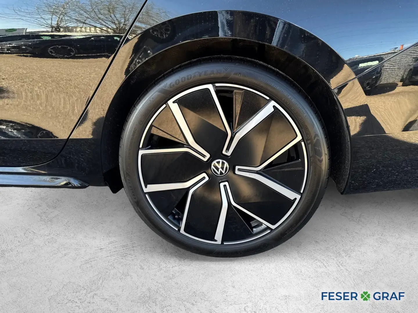 Volkswagen Passat Variant 2.0 TDI DSG R-LINE SIGNATURE AHK HK PANO Schwarz - 2