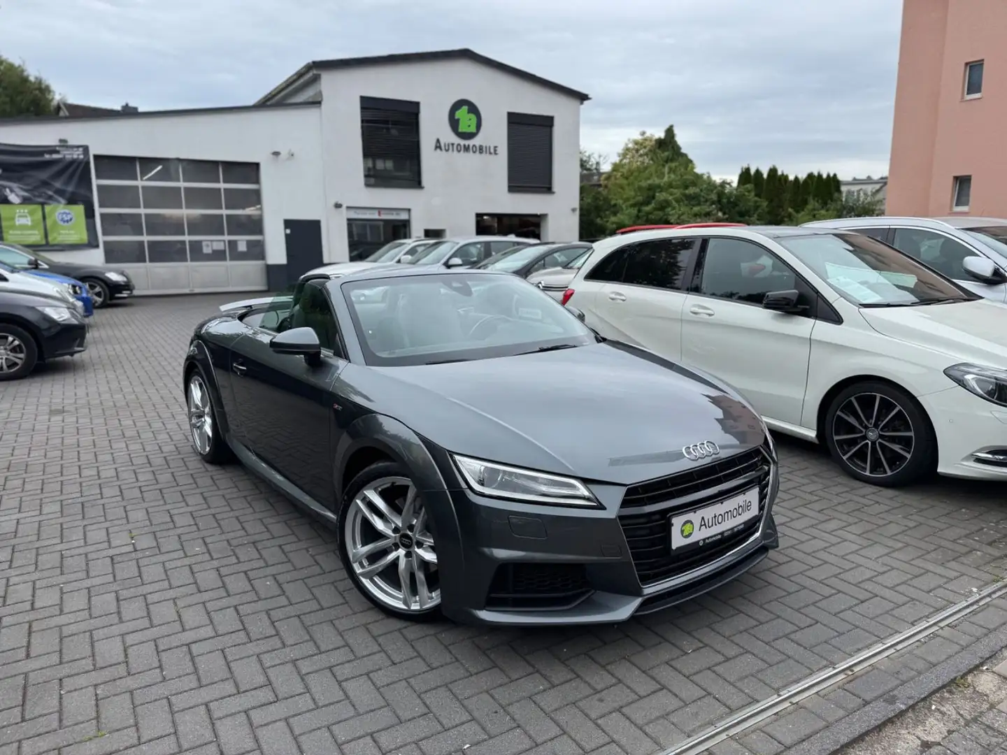 Audi TT Roadster 2.0 TFSI S-Line*NAVI*PDC*SHZ*LED Szary - 2