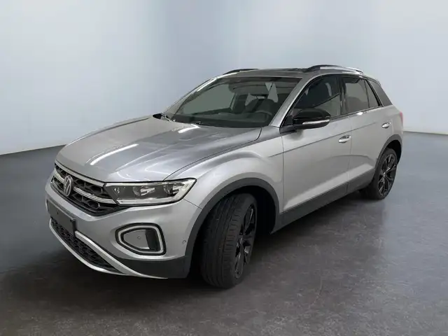 Volkswagen T-Roc view 3
