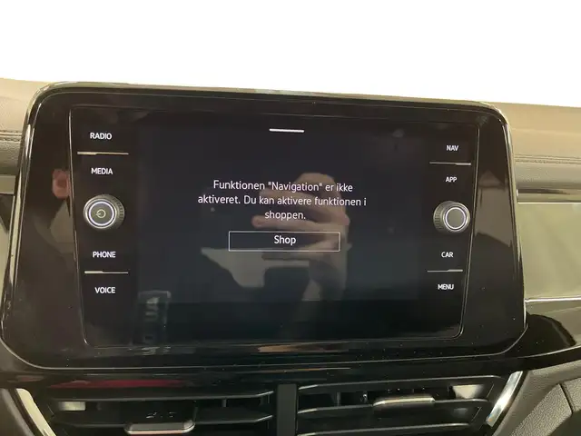 Volkswagen T-Roc view 15