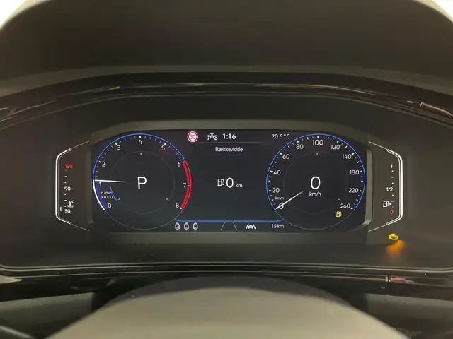 Volkswagen T-Roc view 14