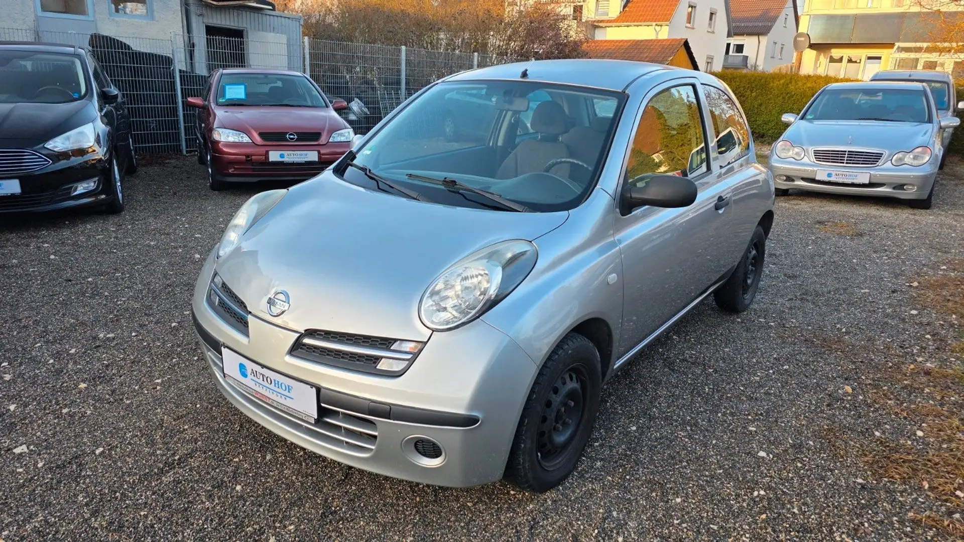 Nissan Micra Visia Silber - 1