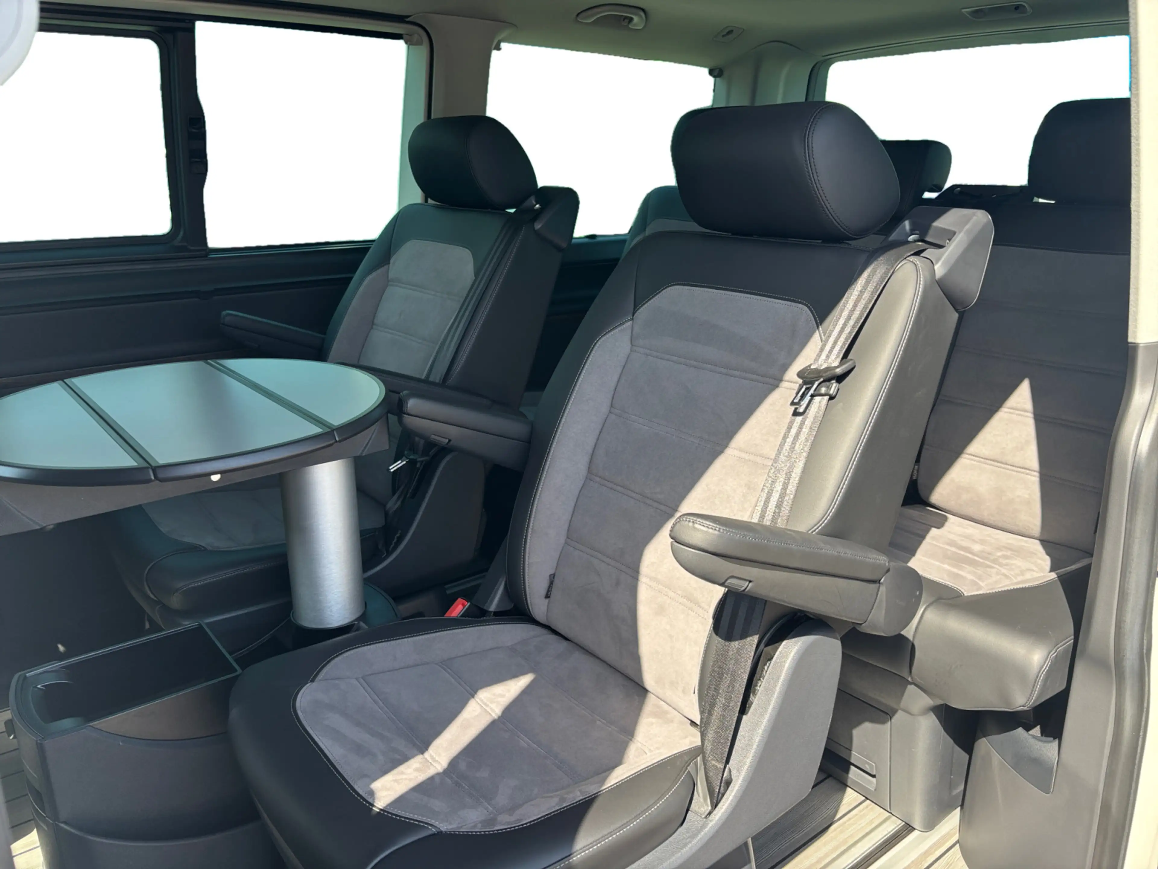 Volkswagen T6.1 Multivan Highline 2,0TDI 150KW DSG 4MOTION — photo 11