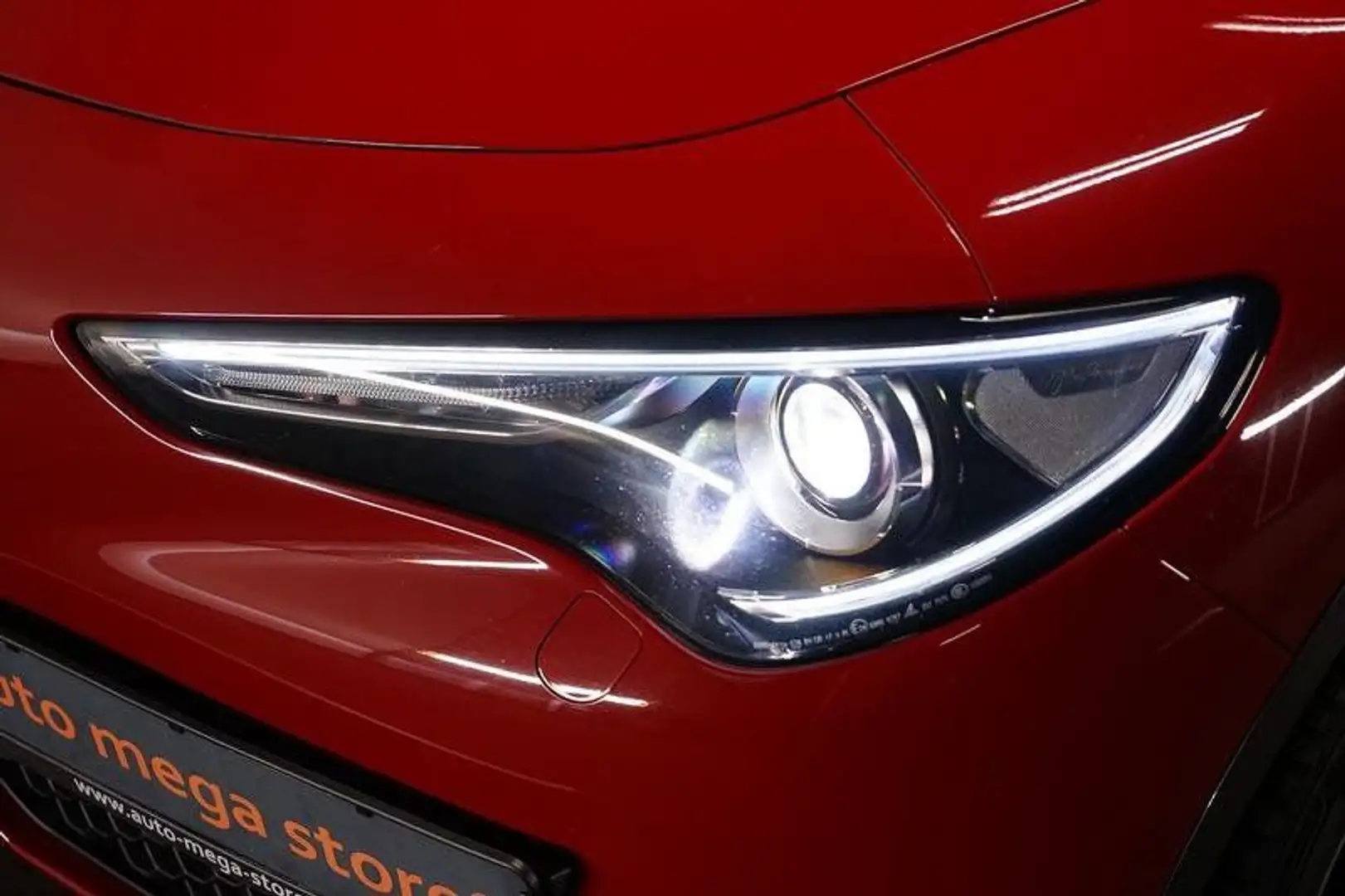 Alfa Romeo Stelvio 2.0 Turbo 16V Ti Q4 Kamera/ACC/AUT/Navi Rot - 2