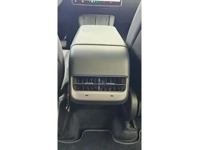 Tesla Model Y view 30